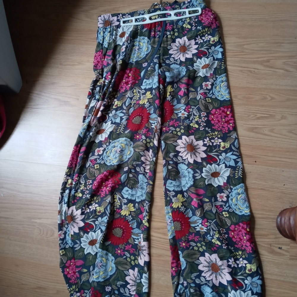 Flowing pants by Loft